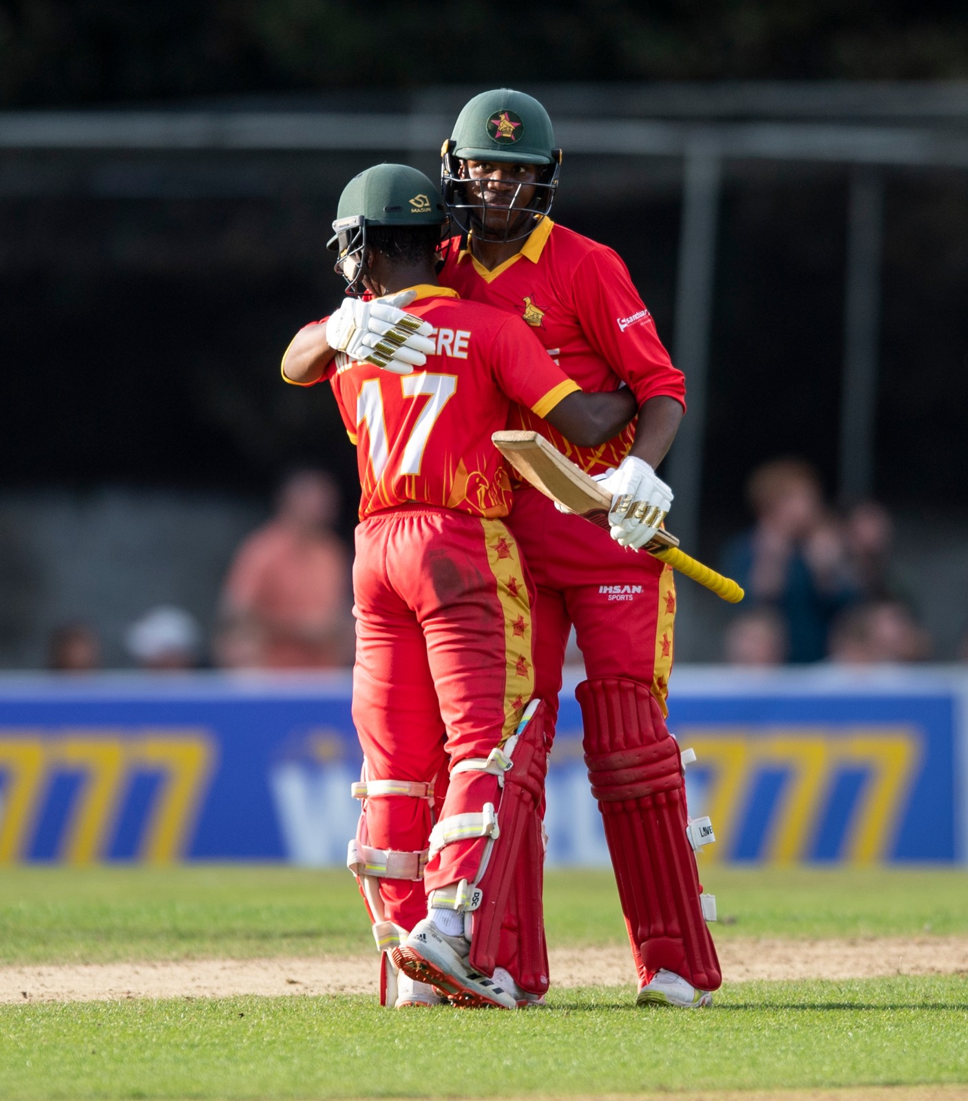 You are currently viewing Shumba blasts Zimbabwe to sensational series victory