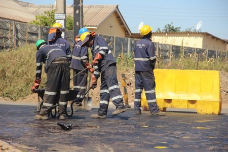 You are currently viewing Govt okays shoddy road works, ‘it’s what we can afford’
