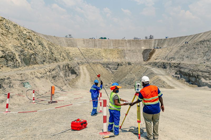 You are currently viewing Russian investors have quit Zimbabwe platinum project