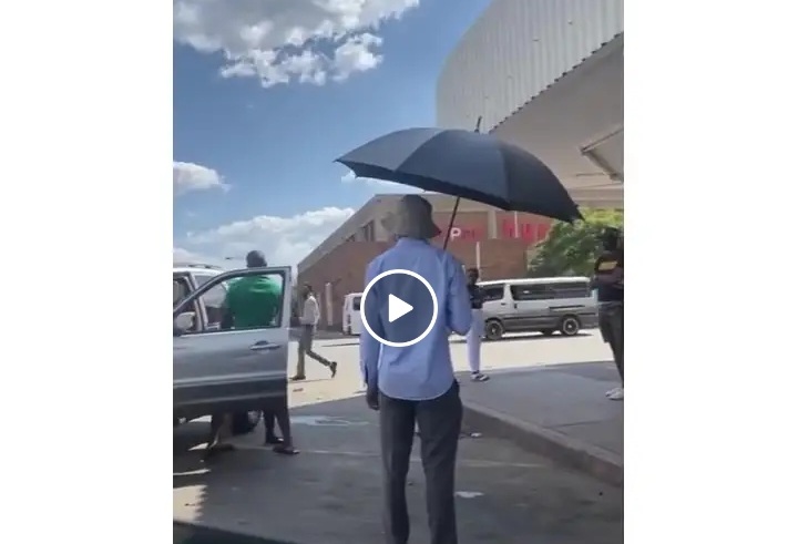 You are currently viewing WATCH: Bulawayo Streets Erupt as Cheating Husband Faces Wife’s Wrath in Public Confrontation