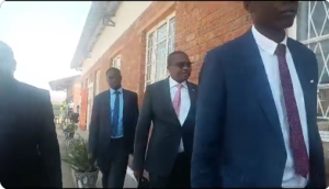 Read more about the article Ballot paper delays mar voting in Harare and Bulawayo