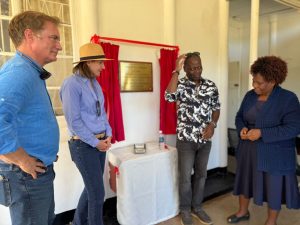 Read more about the article U.S., Canadian Ambassadors Join Duration Gold in Reopening Mine Clinic