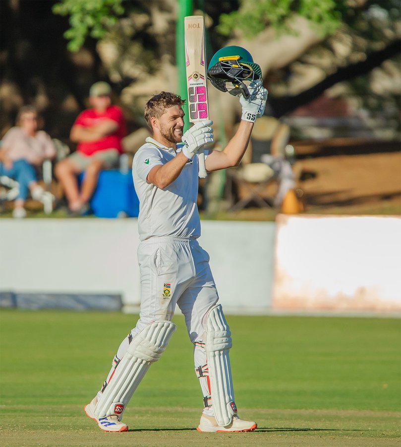 You are currently viewing Tough day for Zimbabwe as Mulder’s double ton puts SA in command