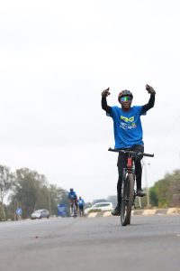 Read more about the article Cimas draws 300 cyclists in push for active lifestyles