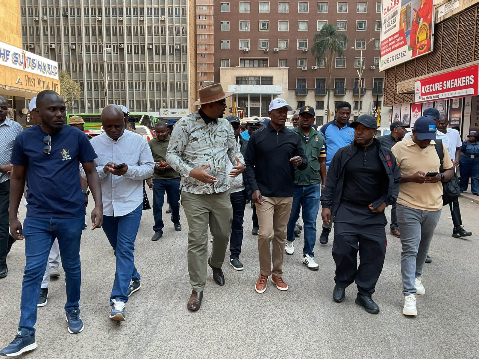 You are currently viewing Harare plans First Street overhaul, orders removal of illegal billboards